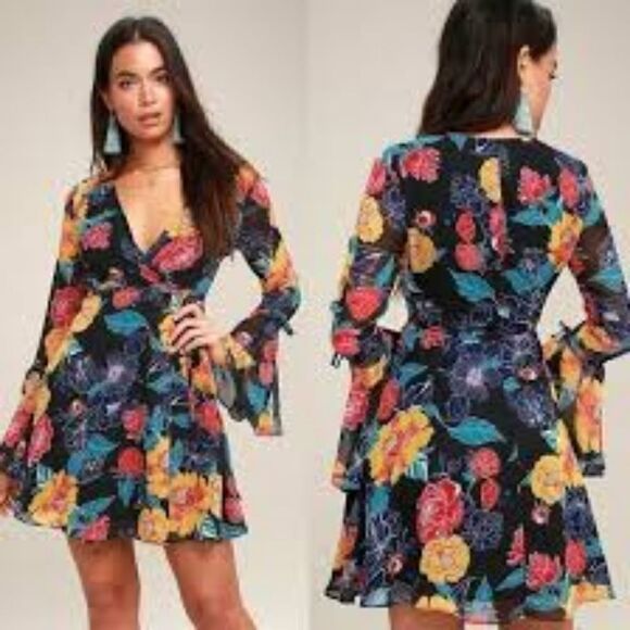 NWT Lulu's Floral Black Wrap Dress - Picture 2 of 7